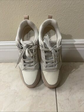 Skechers Women's Beige and Cream Mesh Lace-Up Sneakers